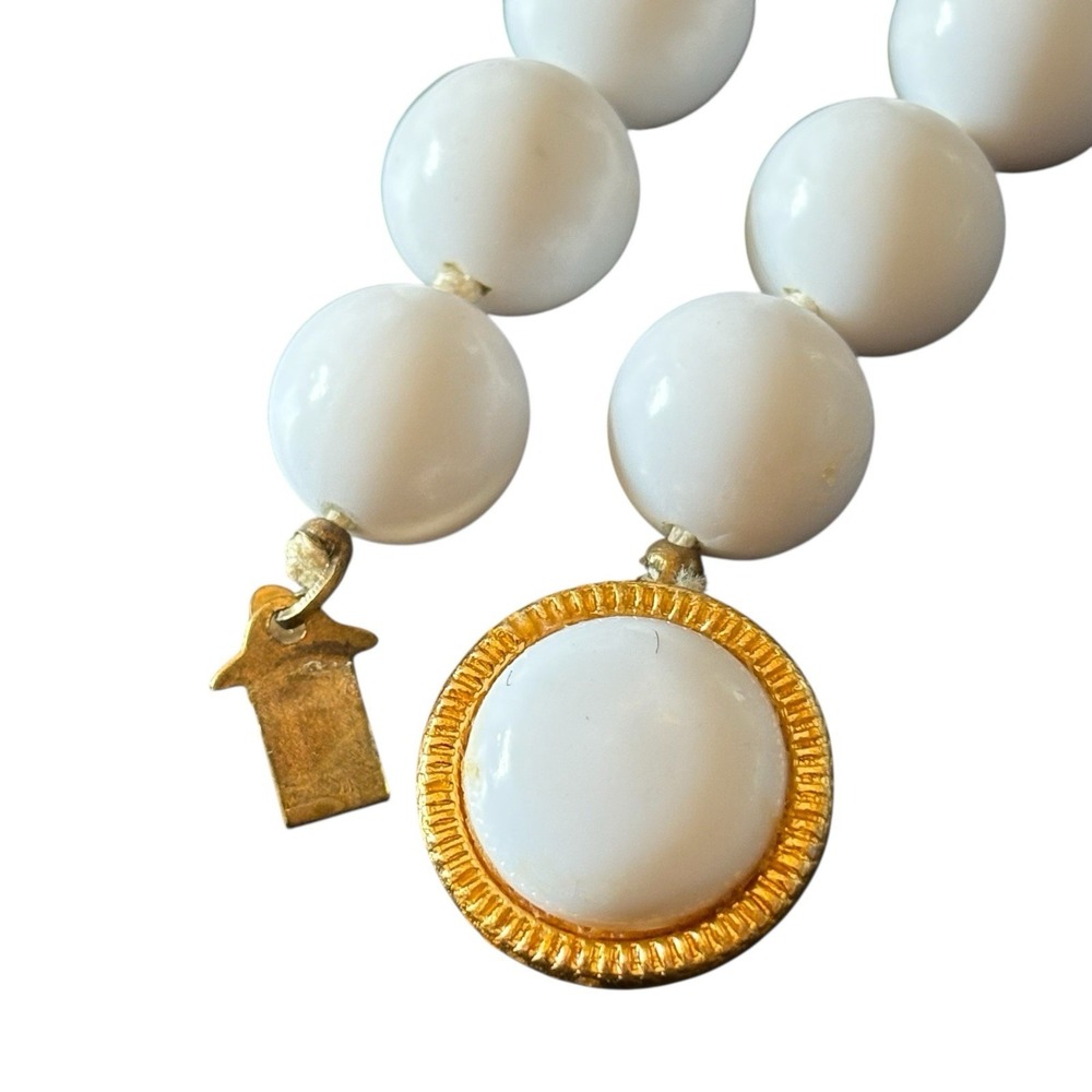 VTG White‎ Beaded Necklace Plastic Individually Knotted 28" Chunky Mid-Century - Picture 6 of 16